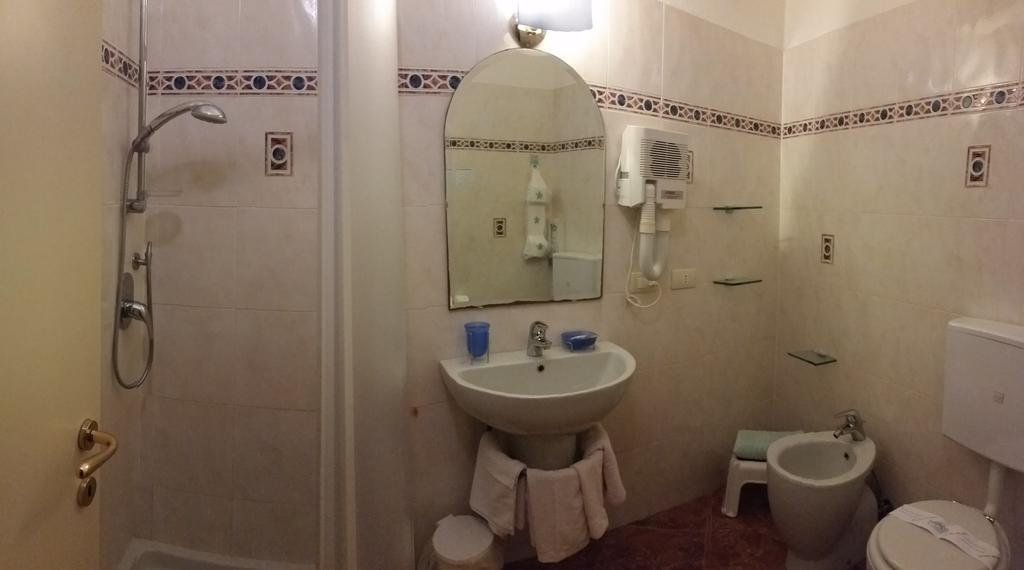 Affittacamere Da Carla Bonassola Chambre photo
